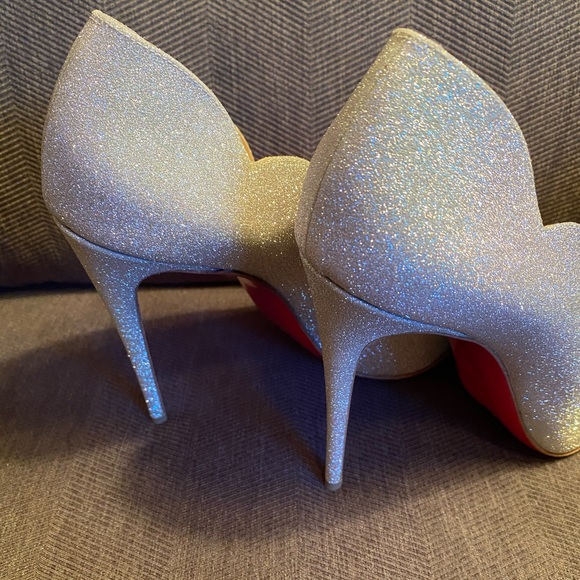 New in Box Louboutin Pumps 👠 - Picture 5 of 8